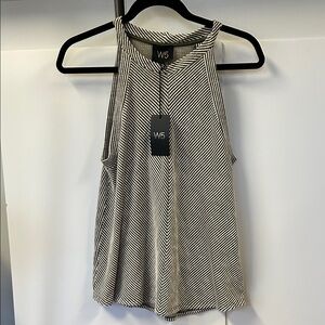 NWT - W5 Grey and White Chevron Striped Racer Back Sleeveless Top Size XL